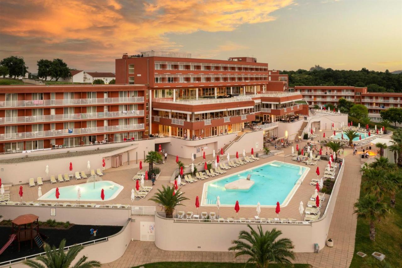 Hotel Albatros Plava Laguna بوريتش المظهر الخارجي الصورة