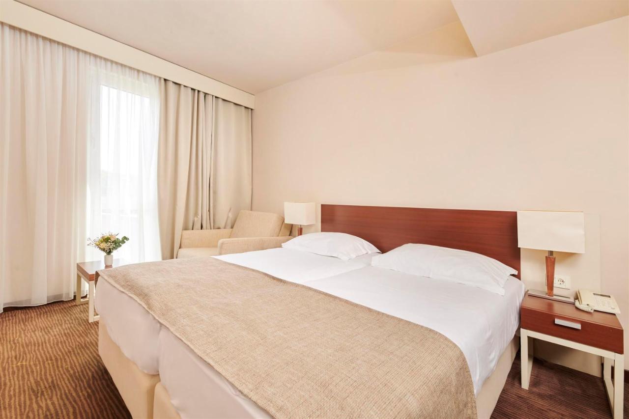 Hotel Albatros Plava Laguna بوريتش المظهر الخارجي الصورة