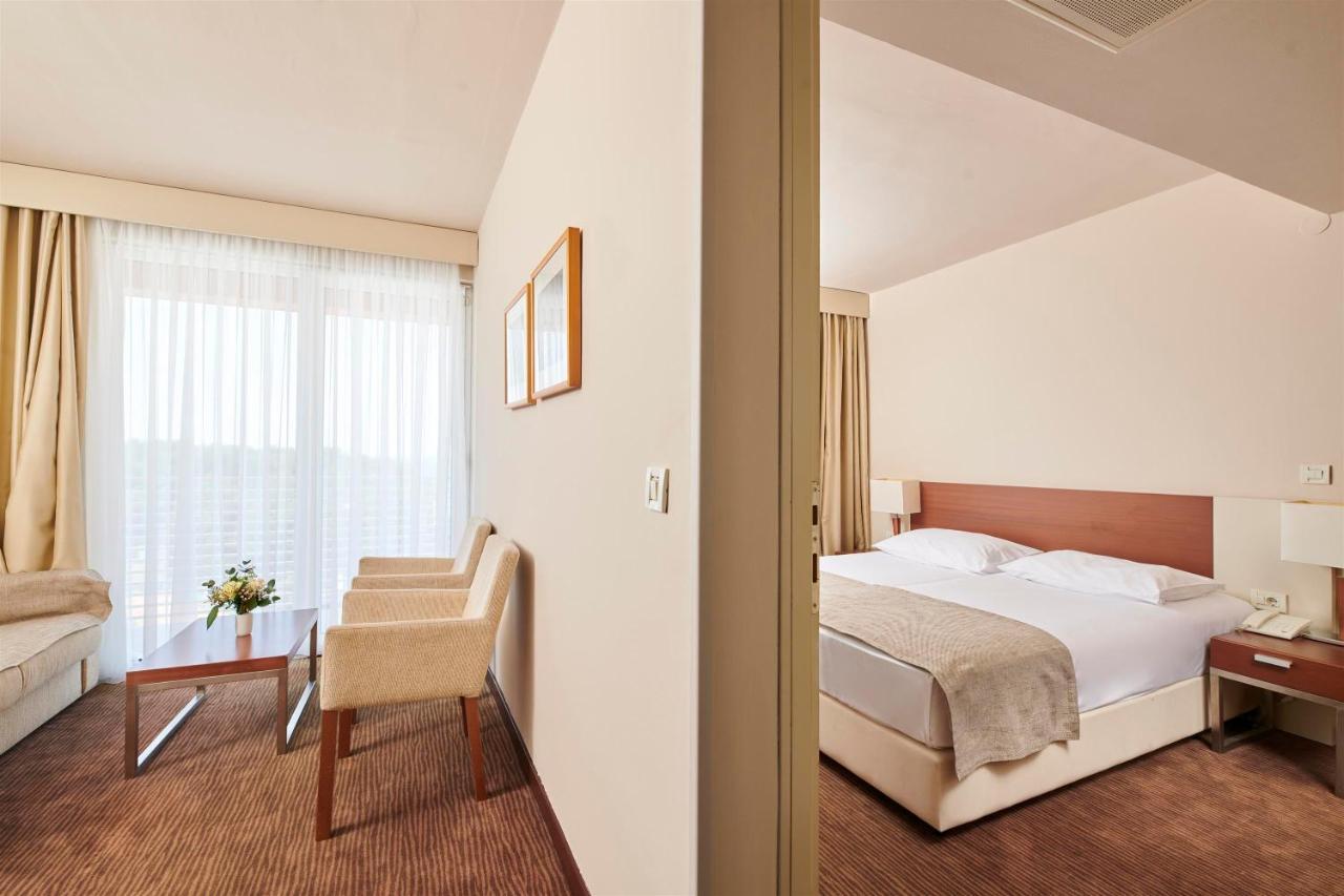 Hotel Albatros Plava Laguna بوريتش المظهر الخارجي الصورة