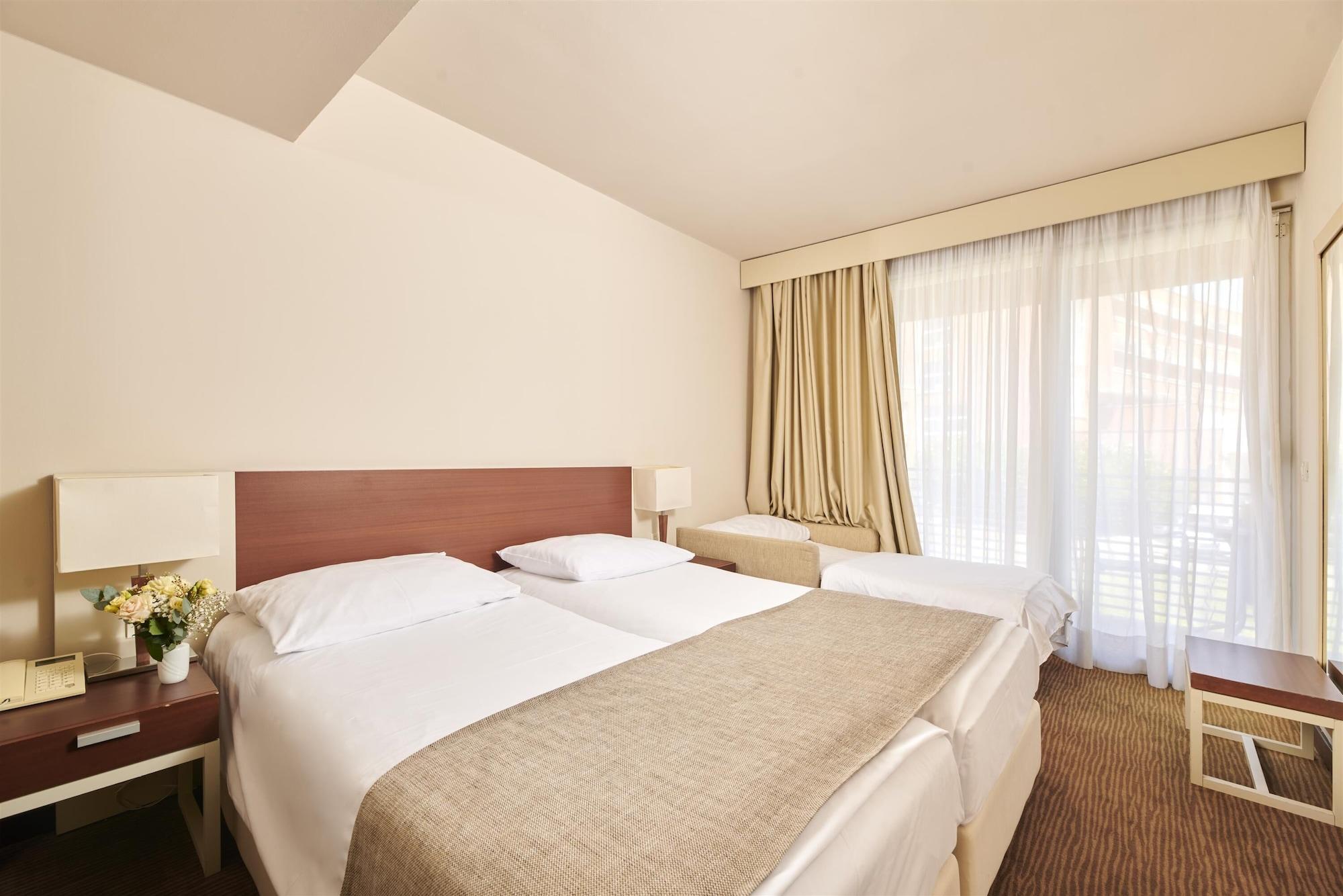 Hotel Albatros Plava Laguna بوريتش المظهر الخارجي الصورة