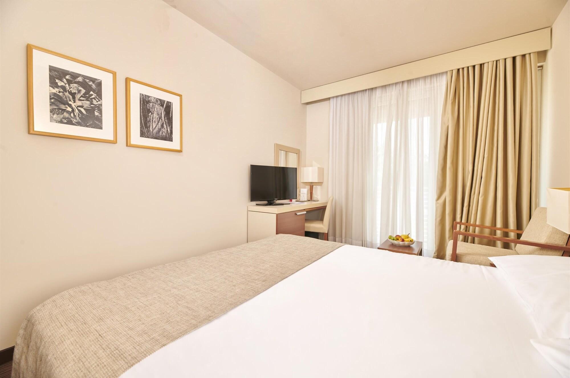 Hotel Albatros Plava Laguna بوريتش المظهر الخارجي الصورة